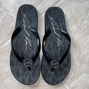 Size 7 Michael Kors flip flops
